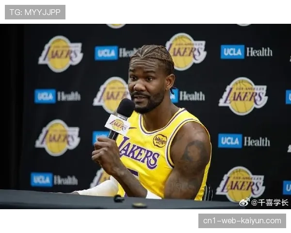 艾顿面对旧主太阳仅得8分 湖人中锋进攻端参与度不足